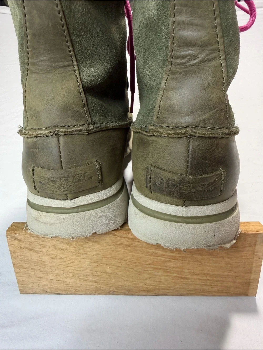 Sorel Cozy Joan in olive green